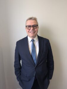 Activités professionnelles Me Adnane Benameur concentre sa pratique en droit familial, ainsi qu’en litige civil et commercial. Formations ________________________________________ LL.B., Université de Montréal, 2020 Admission au Barreau Admission au Barreau du Québec, 2024 Domaines de pratique ________________________________________ Litige civil et commercial Droit familial Droit du logement